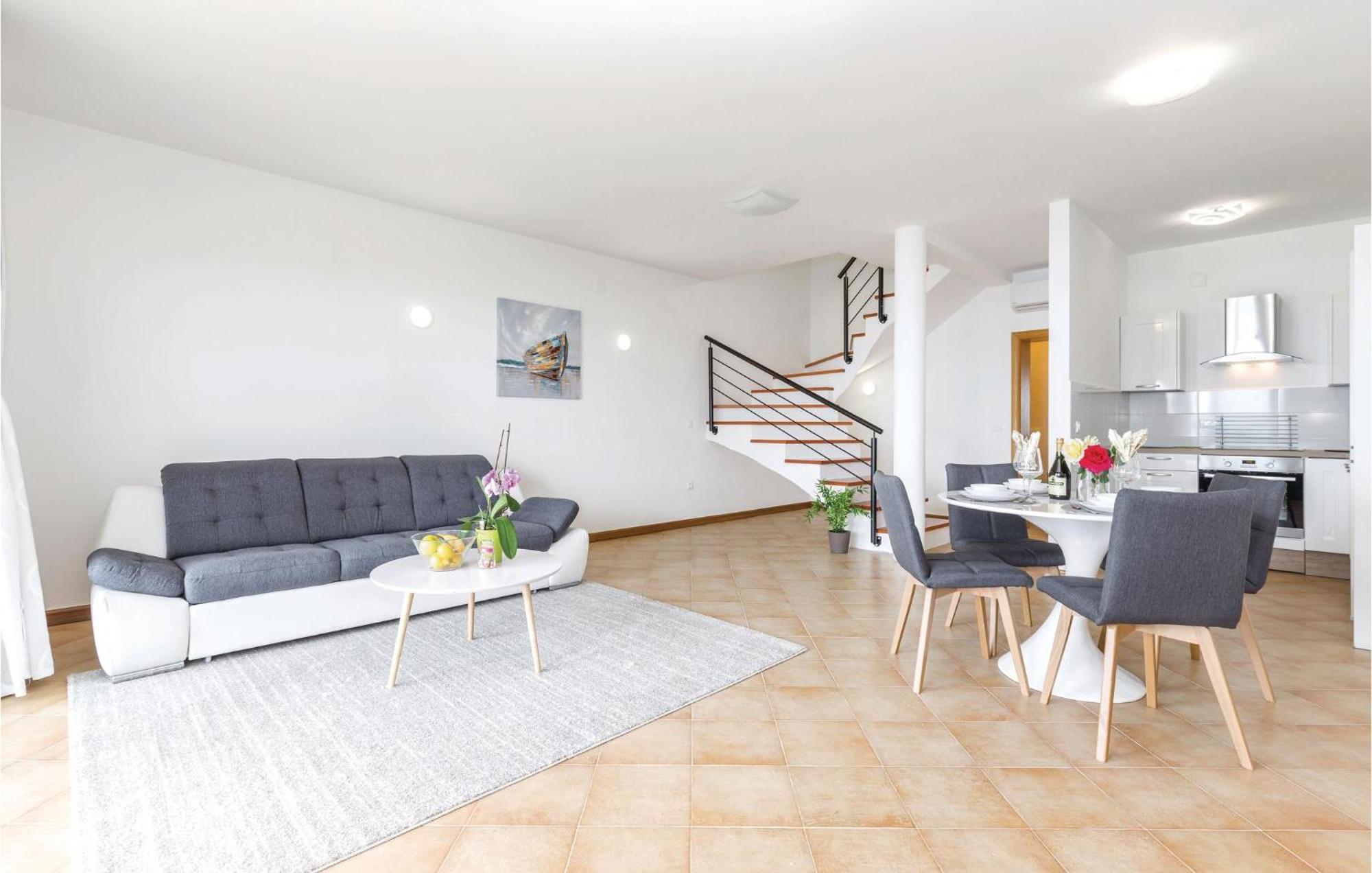 Cozy Apartment In Crikvenica With House Sea View Exterior photo