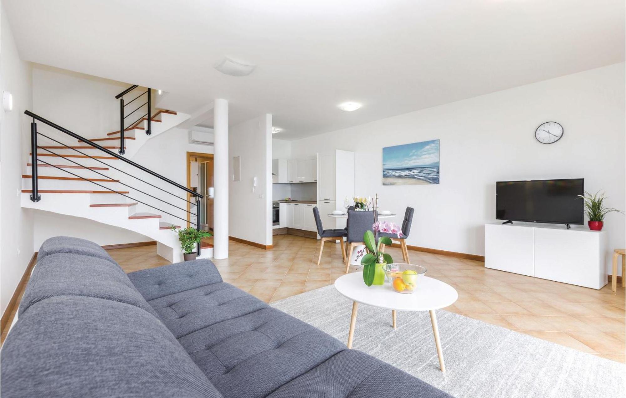 Cozy Apartment In Crikvenica With House Sea View Exterior photo