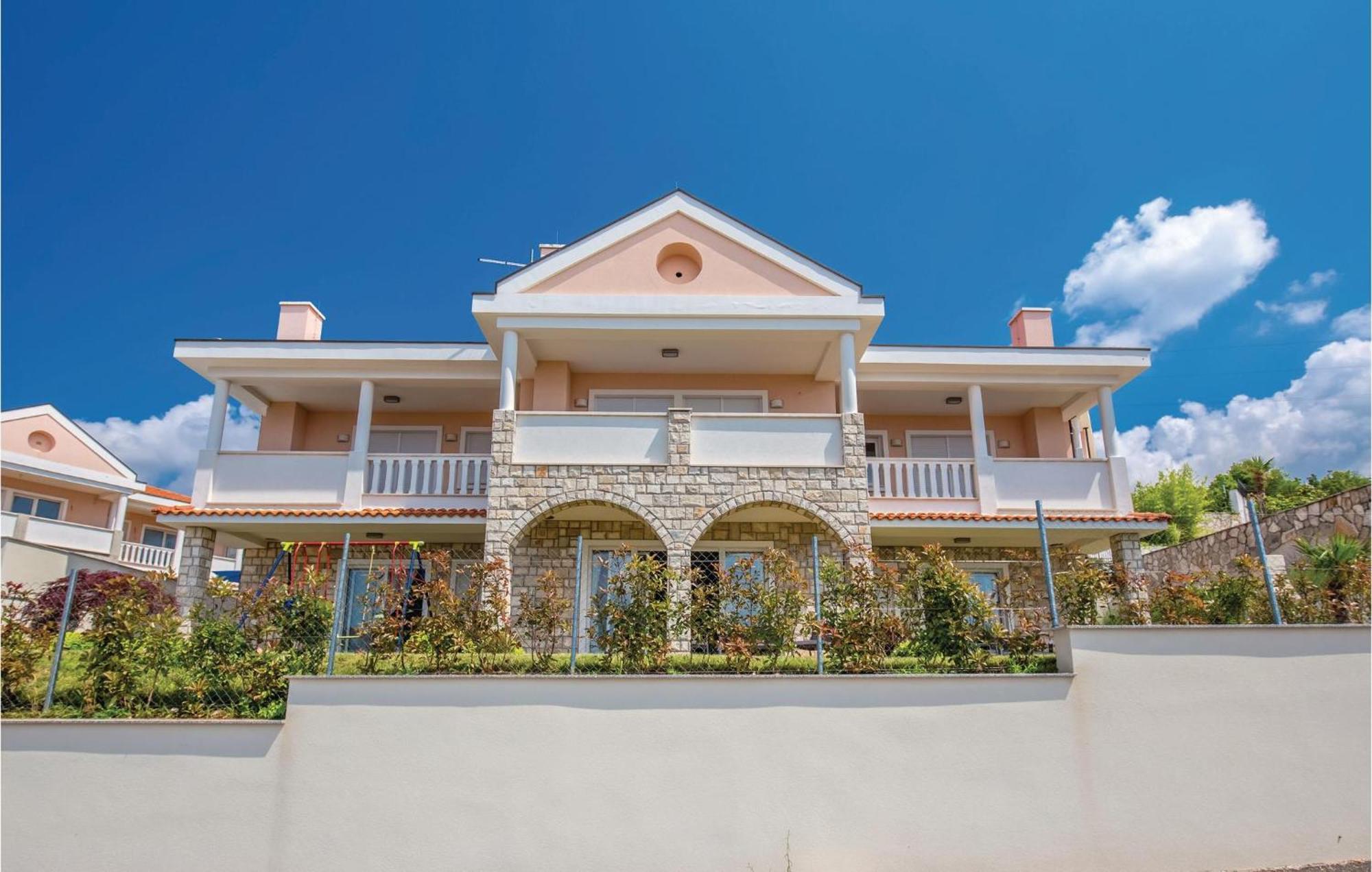 Cozy Apartment In Crikvenica With House Sea View Exterior photo